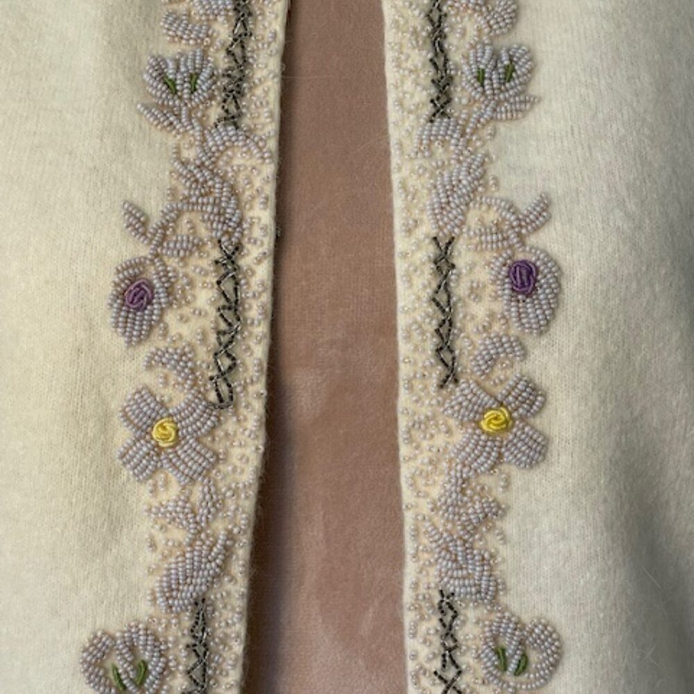 Vintage 1950's Angora Cashmere Hand Sewn Beaded Seed Pearl Cardigan Sweater XS - Picture 5 of 13